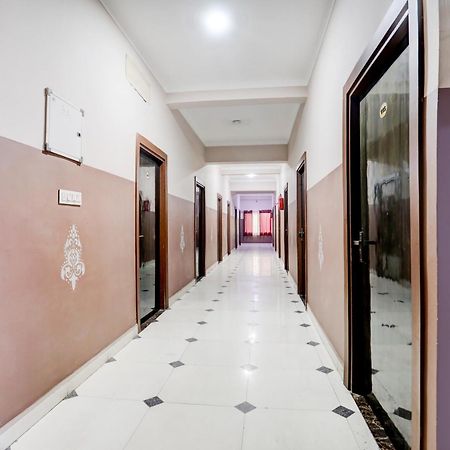 Super Townhouse Gida Near Rto Office Hotel Горакпур Екстериор снимка
