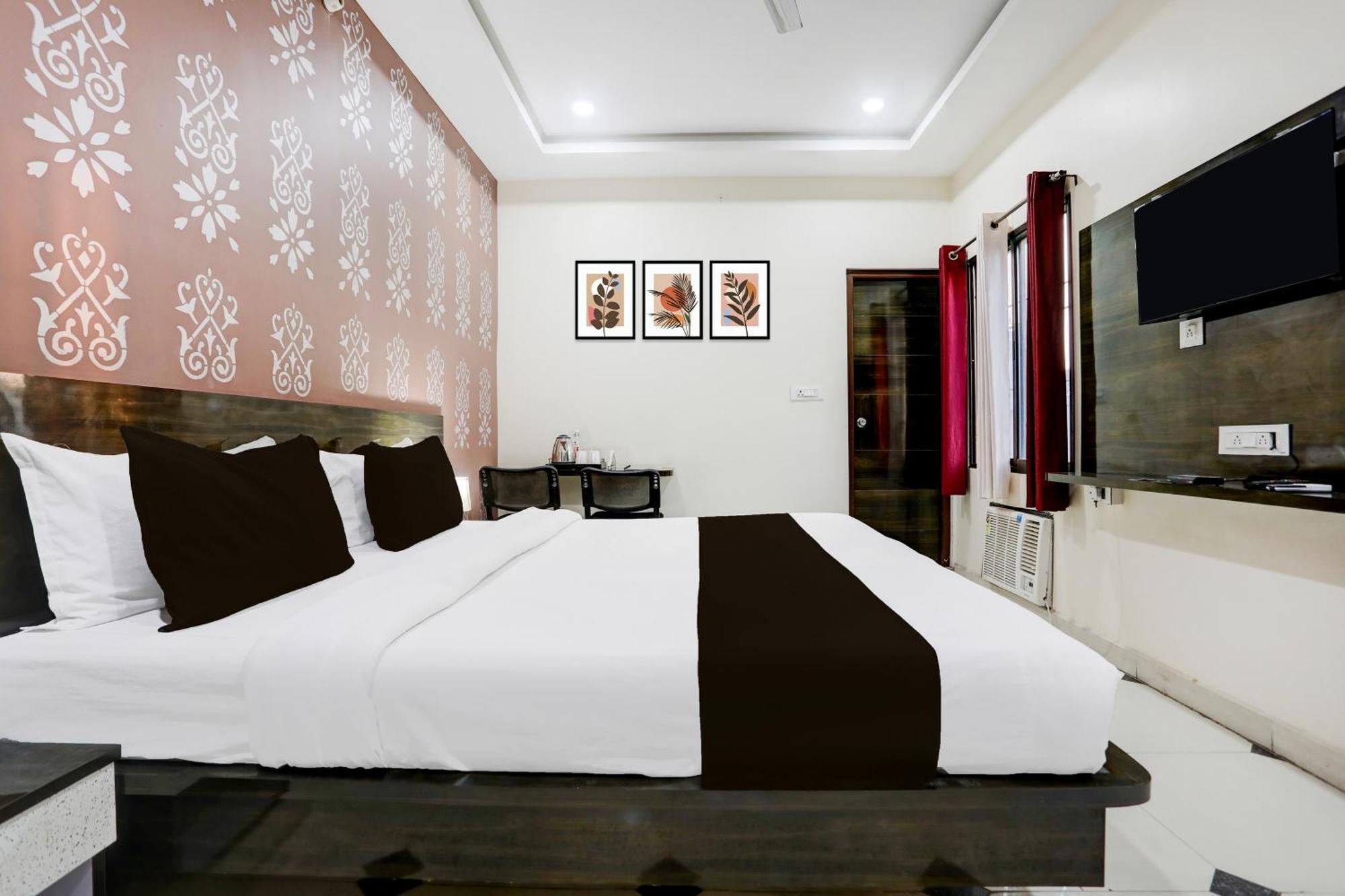 Super Townhouse Gida Near Rto Office Hotel Горакпур Екстериор снимка